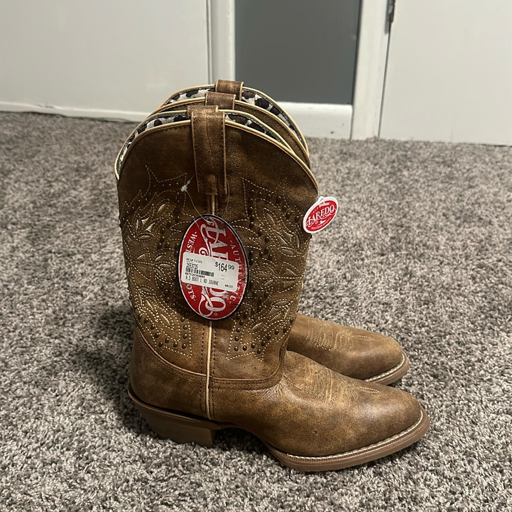 Brown authentic Laredo western women boots. Size: 9.5